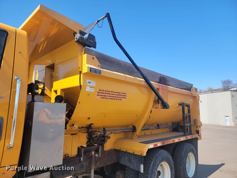image for item LV9409 2013 International WorkStar 7500  dump truck