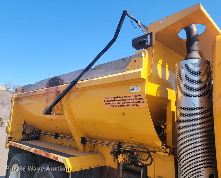 image for item LV9409 2013 International WorkStar 7500  dump truck