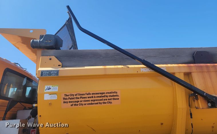 image for item LV9409 2013 International WorkStar 7500  dump truck