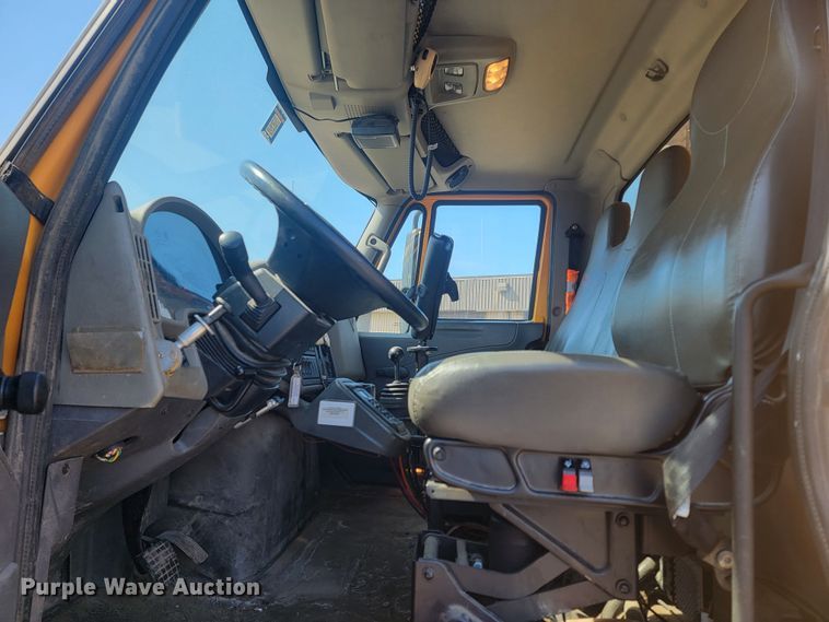 image for item LV9409 2013 International WorkStar 7500  dump truck