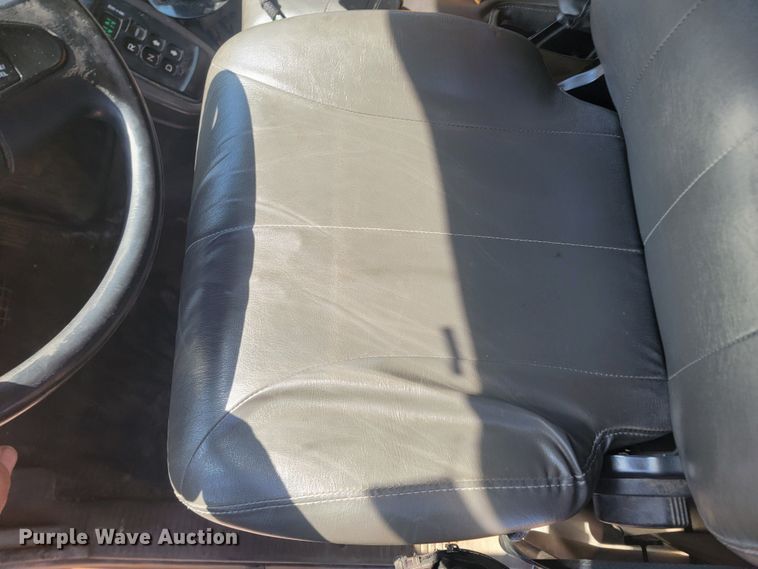 image for item LV9409 2013 International WorkStar 7500  dump truck