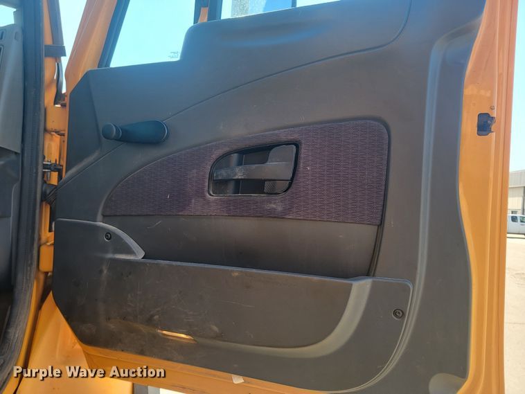 image for item LV9409 2013 International WorkStar 7500  dump truck