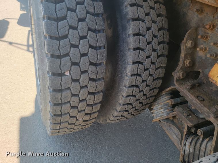 image for item LV9409 2013 International WorkStar 7500  dump truck