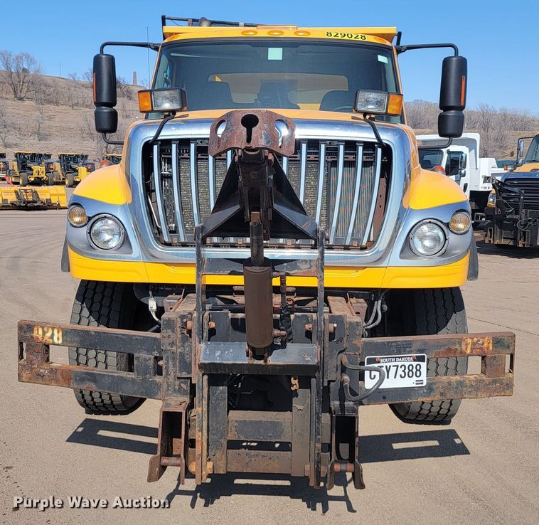 image for item LV9411 2012 International WorkStar 7500  dump truck