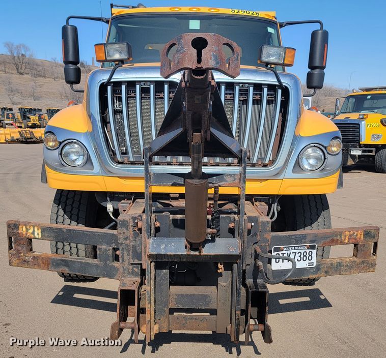 image for item LV9411 2012 International WorkStar 7500  dump truck