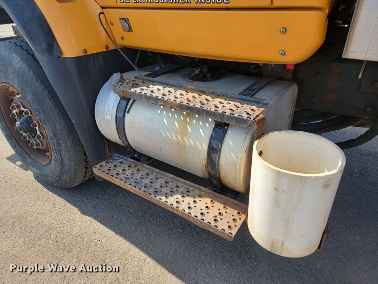 image for item LV9411 2012 International WorkStar 7500  dump truck