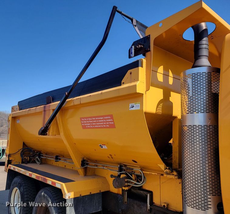 image for item LV9411 2012 International WorkStar 7500  dump truck