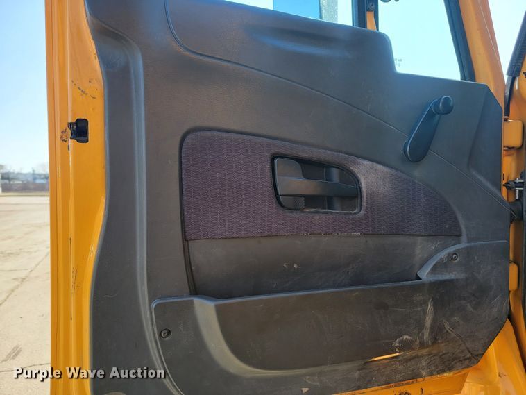 image for item LV9411 2012 International WorkStar 7500  dump truck