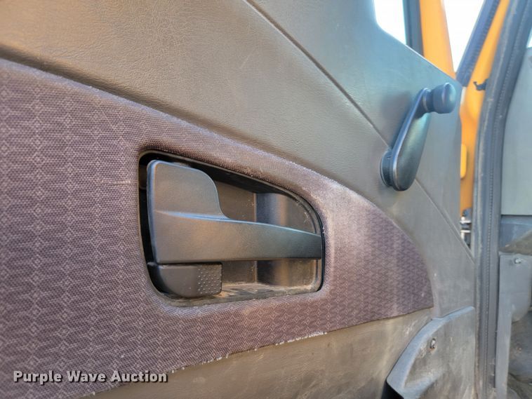 image for item LV9411 2012 International WorkStar 7500  dump truck