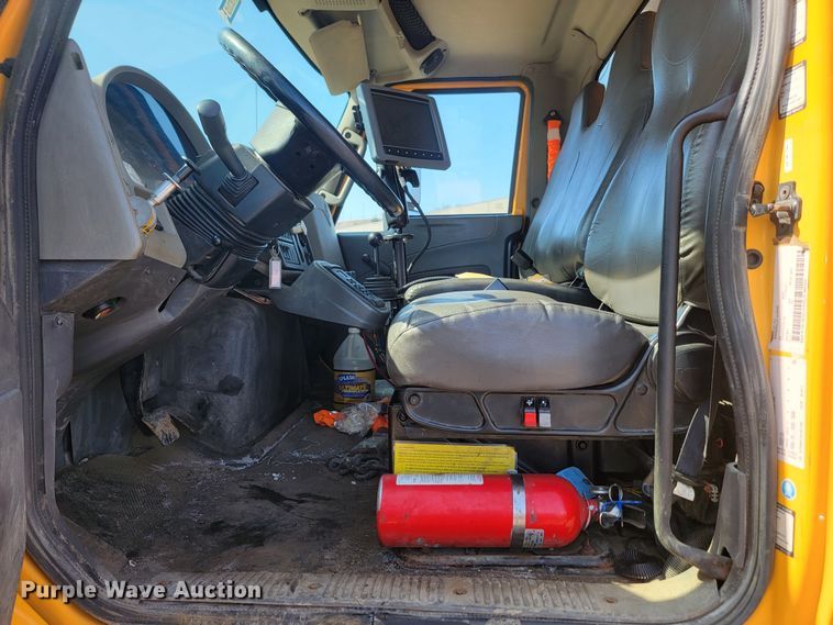 image for item LV9411 2012 International WorkStar 7500  dump truck