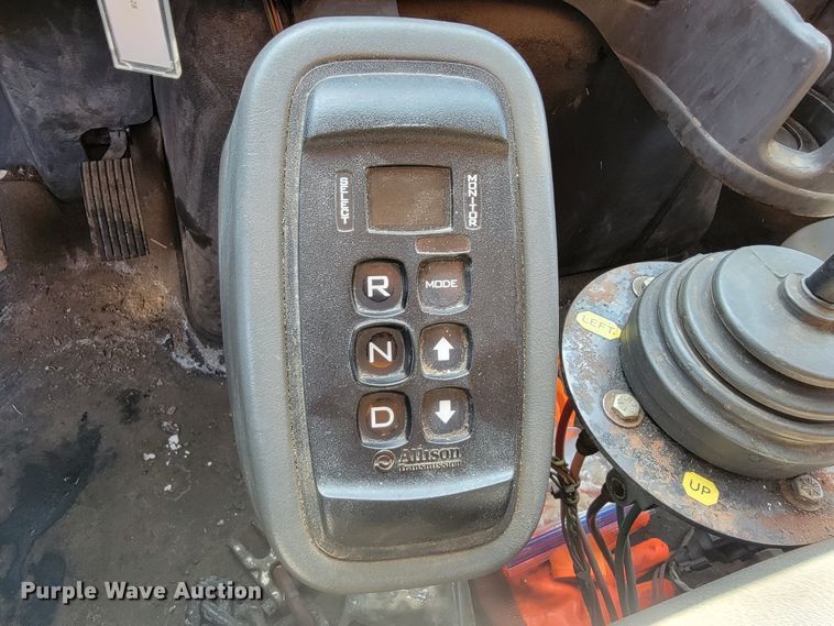 image for item LV9411 2012 International WorkStar 7500  dump truck