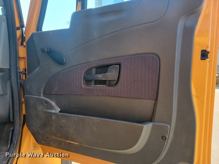 image for item LV9411 2012 International WorkStar 7500  dump truck