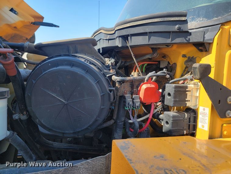 image for item LV9411 2012 International WorkStar 7500  dump truck