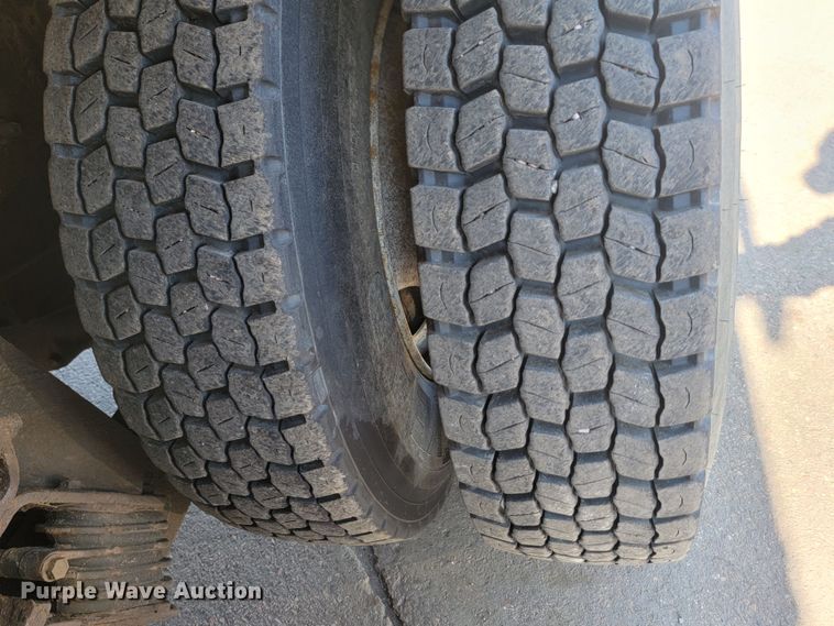 image for item LV9411 2012 International WorkStar 7500  dump truck