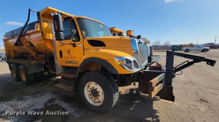 image for item LV9412 2008 International WorkStar 7400  dump truck