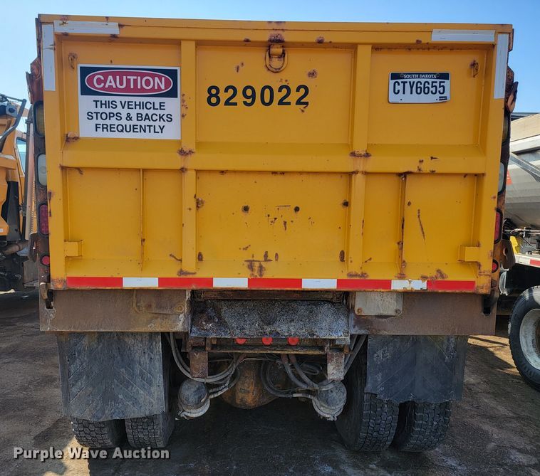 image for item LV9412 2008 International WorkStar 7400  dump truck