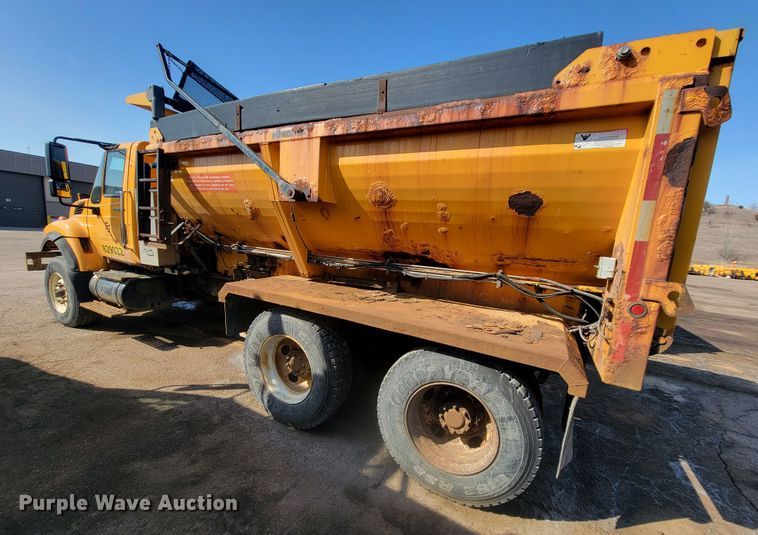 image for item LV9412 2008 International WorkStar 7400  dump truck