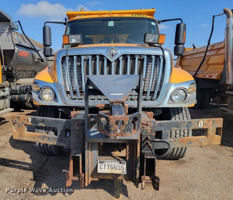 image for item LV9412 2008 International WorkStar 7400  dump truck