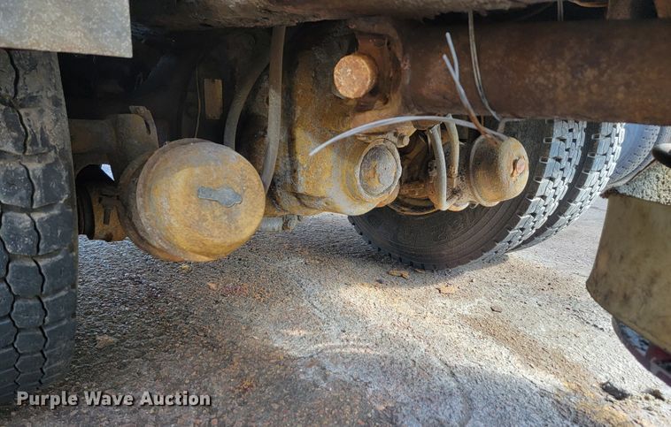 image for item LV9412 2008 International WorkStar 7400  dump truck