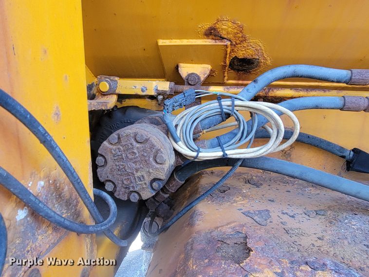 image for item LV9412 2008 International WorkStar 7400  dump truck