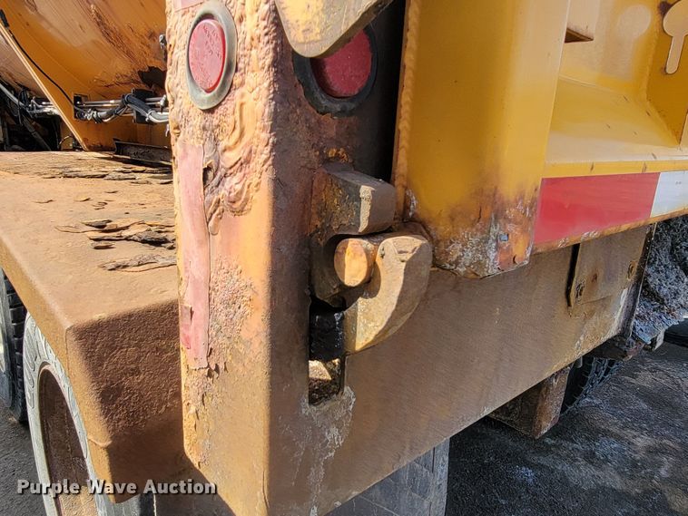 image for item LV9412 2008 International WorkStar 7400  dump truck