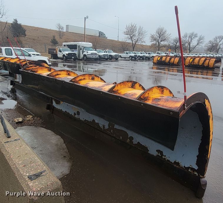 image for item LV9412 2008 International WorkStar 7400  dump truck