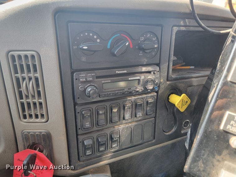 image for item LV9412 2008 International WorkStar 7400  dump truck