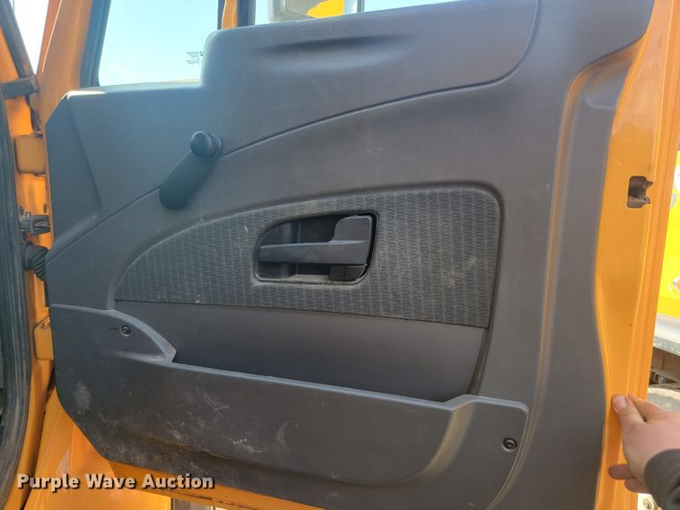 image for item LV9412 2008 International WorkStar 7400  dump truck