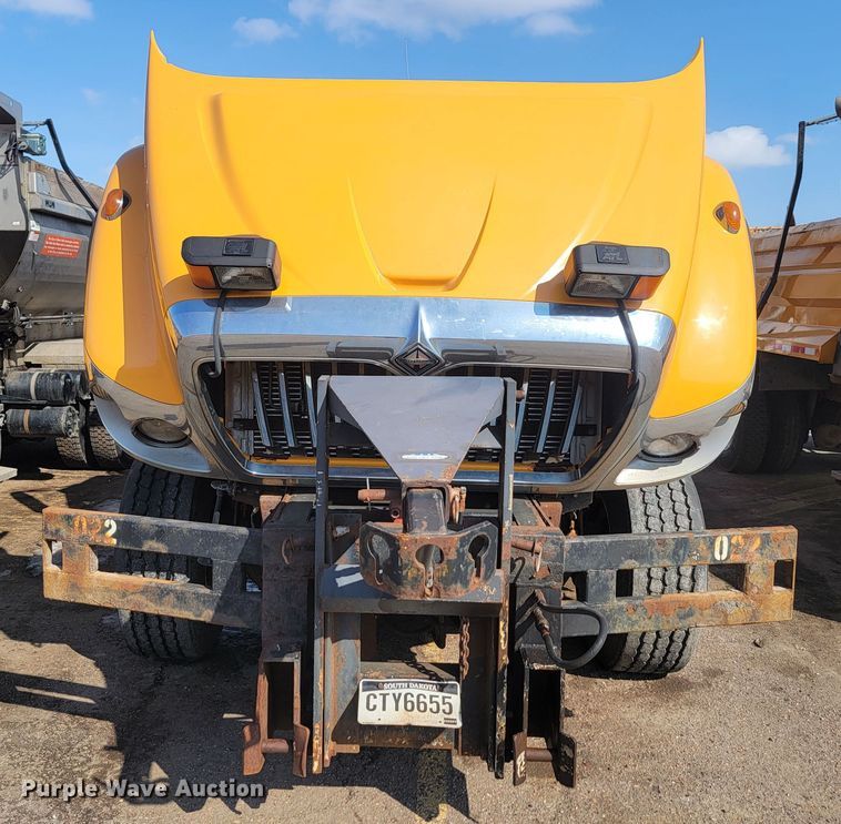 image for item LV9412 2008 International WorkStar 7400  dump truck