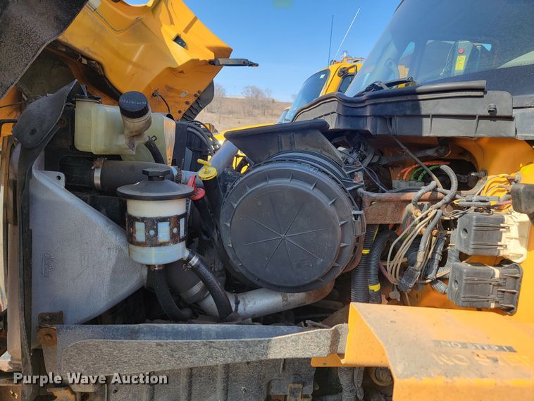 image for item LV9412 2008 International WorkStar 7400  dump truck