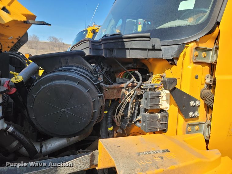 image for item LV9412 2008 International WorkStar 7400  dump truck