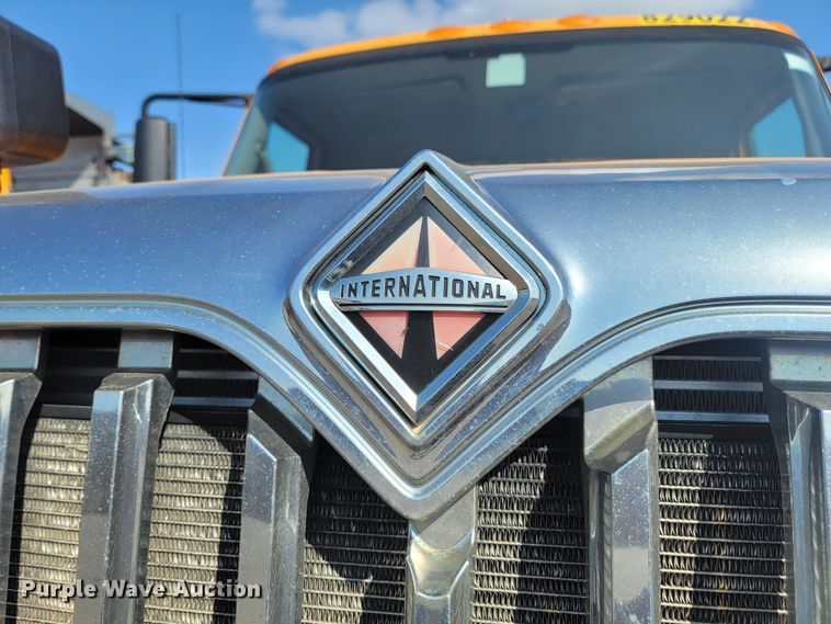 image for item LV9412 2008 International WorkStar 7400  dump truck