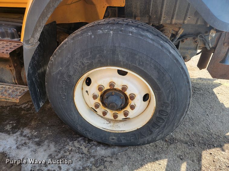 image for item LV9412 2008 International WorkStar 7400  dump truck