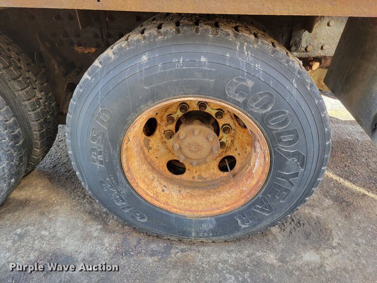 image for item LV9412 2008 International WorkStar 7400  dump truck