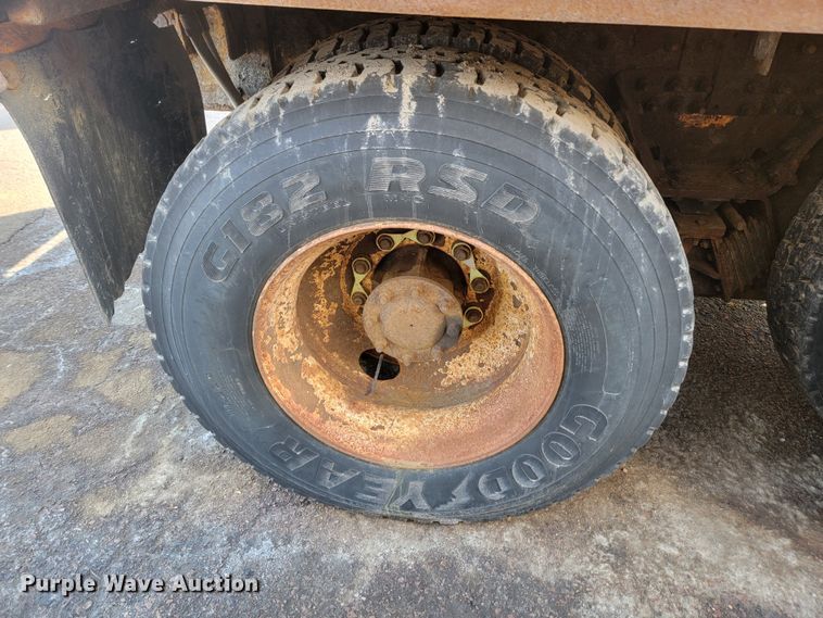 image for item LV9412 2008 International WorkStar 7400  dump truck