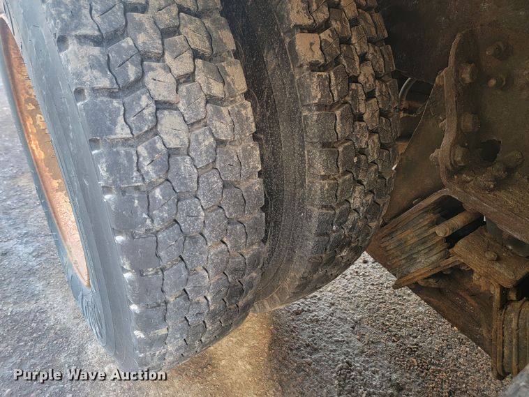 image for item LV9412 2008 International WorkStar 7400  dump truck