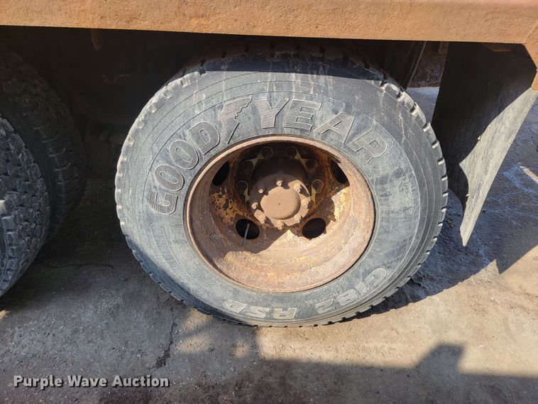 image for item LV9412 2008 International WorkStar 7400  dump truck