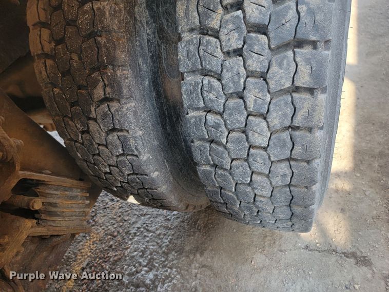 image for item LV9412 2008 International WorkStar 7400  dump truck