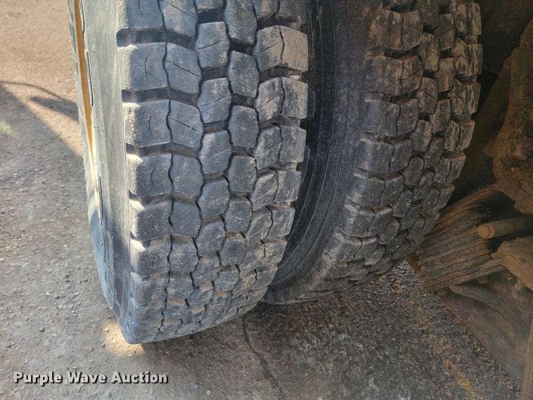 image for item LV9412 2008 International WorkStar 7400  dump truck