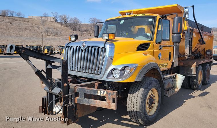 image for item LV9413 2008 International WorkStar 7400  dump truck