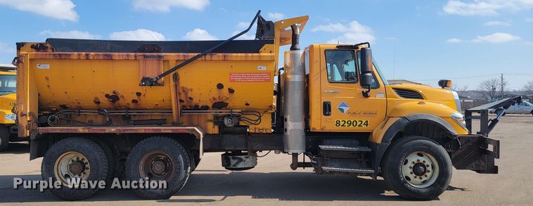 image for item LV9413 2008 International WorkStar 7400  dump truck