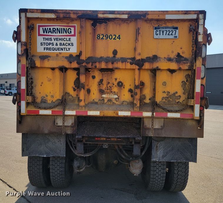 image for item LV9413 2008 International WorkStar 7400  dump truck