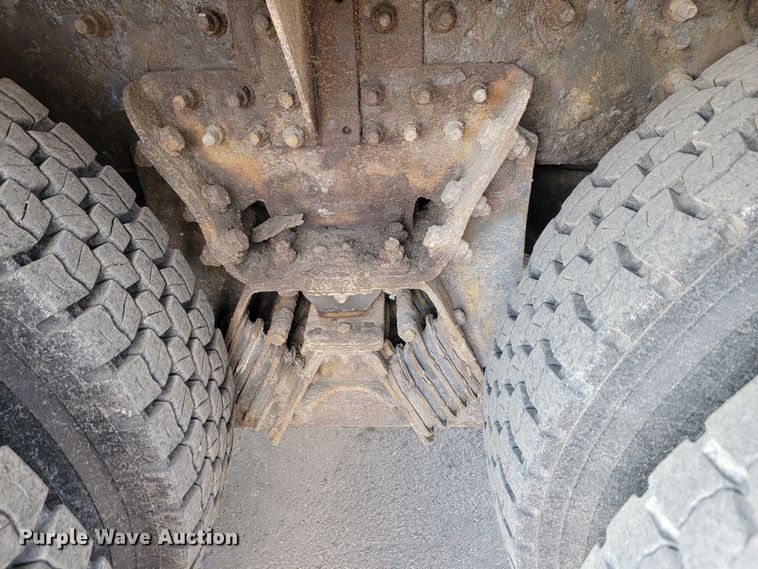 image for item LV9413 2008 International WorkStar 7400  dump truck