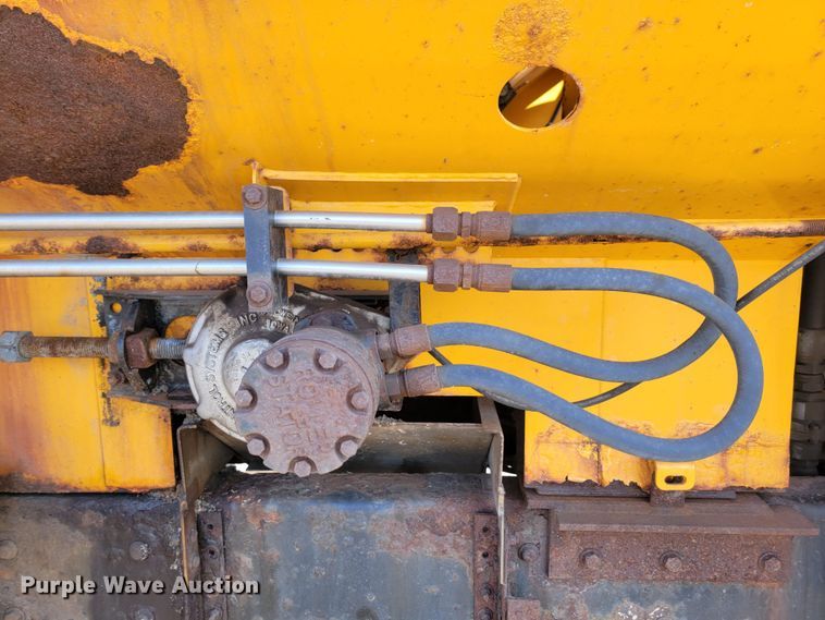 image for item LV9413 2008 International WorkStar 7400  dump truck