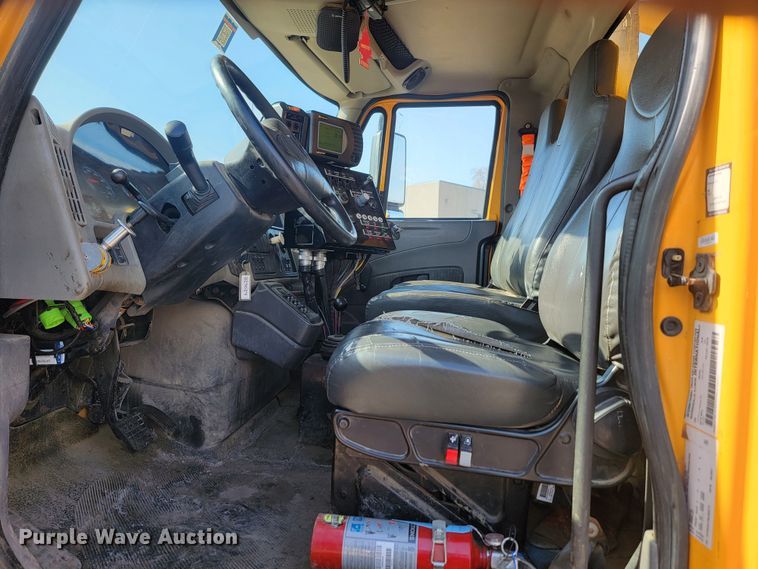 image for item LV9413 2008 International WorkStar 7400  dump truck