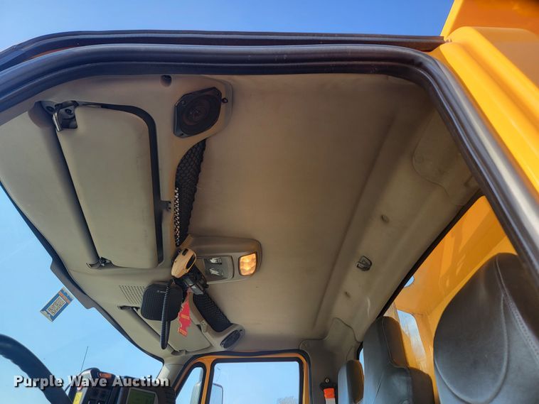 image for item LV9413 2008 International WorkStar 7400  dump truck