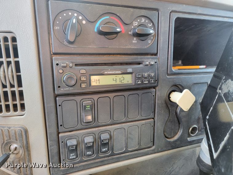 image for item LV9413 2008 International WorkStar 7400  dump truck