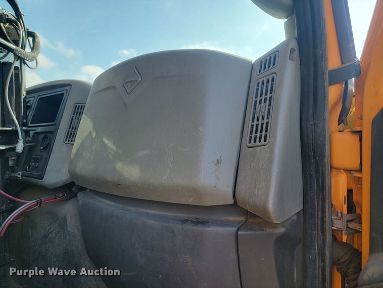 image for item LV9413 2008 International WorkStar 7400  dump truck