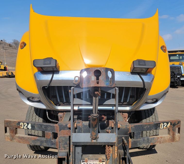 image for item LV9413 2008 International WorkStar 7400  dump truck