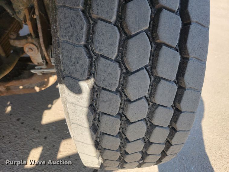 image for item LV9413 2008 International WorkStar 7400  dump truck